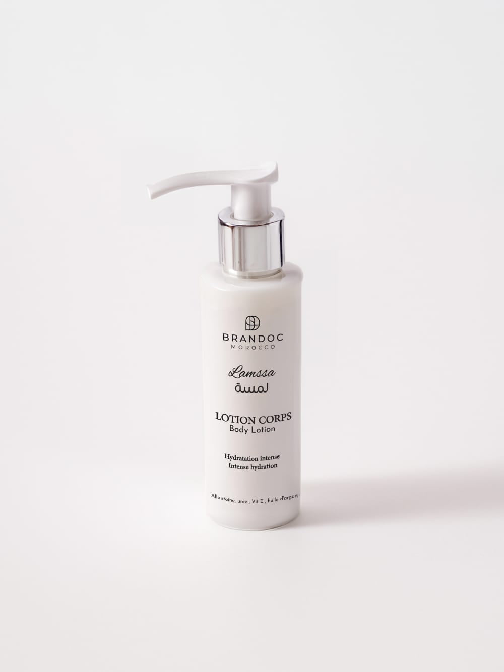 Lotion hydratante pailletée parfum Lamsa avec urée, karité et huiles végétales