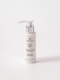 Lotion hydratante pailletée parfum Anika avec urée, karité et huiles végétales