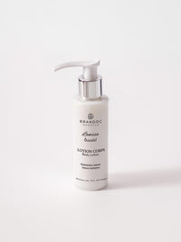 Lotion hydratante pailletée parfum Lamsa avec urée, karité et huiles végétales